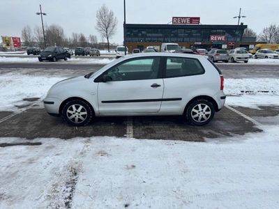 Gebraucht VW Polo 54 PS (39 kW) 2002 Silber Kleinwagen