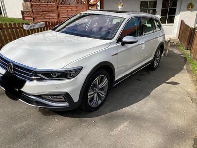 Weiß Gebraucht 2020 VW Passat Alltrack Kombi | 27.666 € (Fairer Preis)