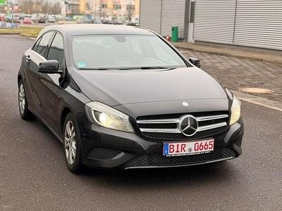 Usata Mercedes A180 122 CV (89 kW) 2012 Nero Utilitaria