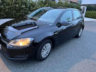 Gebraucht VW Golf VII Comfortline 110 PS (80 kW) 2014 Schwarz Limousine