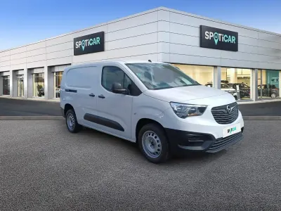 Używany Opel Combo Basis 131 KM (96 kW) 2024 Biały Minivan
