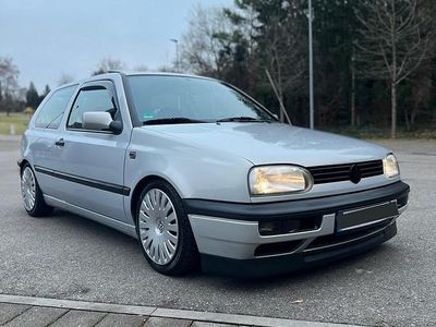 Usata VW Golf III 75 CV (55 kW) 1992 Argento Utilitaria