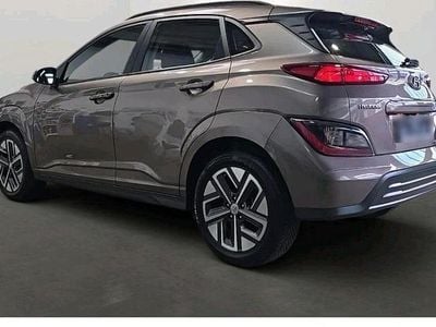 Gebraucht Hyundai Kona Select 100 kW (136 PS) 2022 Silber SUV
