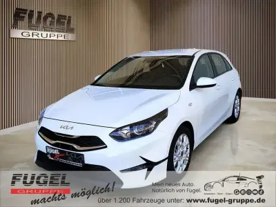 Gebraucht Kia Ceed Edition 7 101 PS (74 kW) 2022 Cararraweiss Kleinwagen