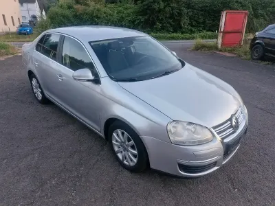 Gebraucht VW Jetta 102 PS (75 kW) 2007 Silber Limousine