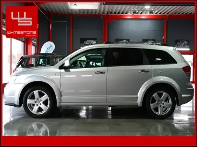 Usado Dodge Journey 186 HP (136 kW) 2010 Prateado SUV
