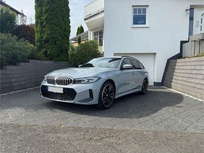 Gebraucht BMW 330e M Sport 292 PS (214 kW) 2023 Grau Kombi