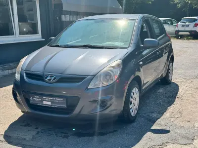 Gebraucht Hyundai i20 78 PS (57 kW) 2012 Grau Kleinwagen