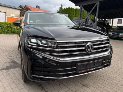 Gebraucht VW Touareg 231 PS (169 kW) 2025 Schwarz SUV