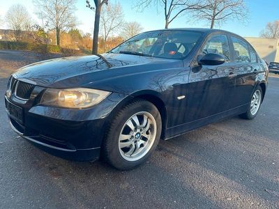 Gebraucht BMW 320 150 PS (110 kW) 2005 Blau Limousine