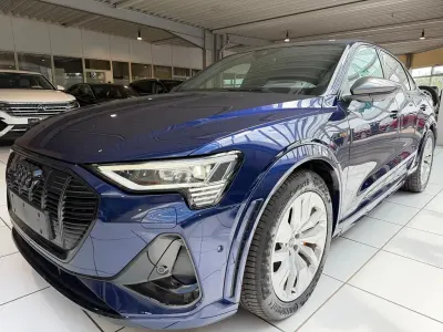 Gebraucht Audi e-tron Sportback Sport 369 kW (503 PS) 2022 Blau SUV