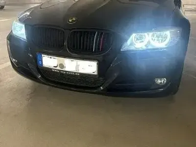 Gebraucht BMW 320 177 PS (130 kW) 2009 Schwarz Kombi