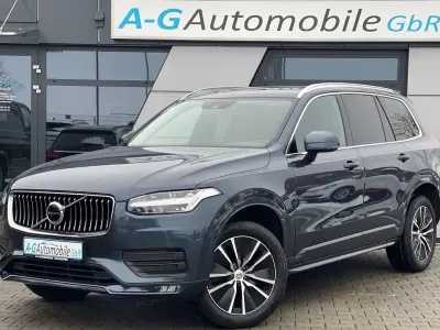 Gebraucht Volvo XC90 Momentum 235 PS (172 kW) 2021 Denim blue SUV