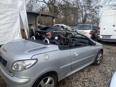 Gebraucht Peugeot 206 CC Platinum 109 PS (80 kW) 2006 Silber Cabrio