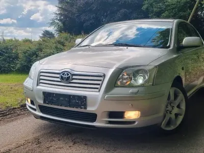 Gebraucht Toyota Avensis Executive 147 PS (108 kW) 2003 Silber Limousine