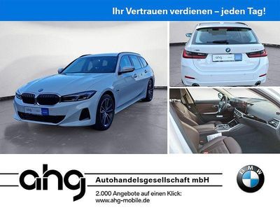 Weiß Gebraucht 2022 BMW 330e Sport Line Kombi | 37.930 € (Teuer)