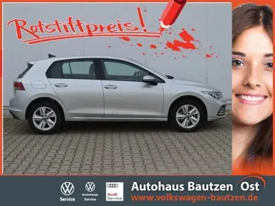 Gebraucht VW Golf VIII Life 131 PS (96 kW) 2023 Reflexsilber metallic Limousine