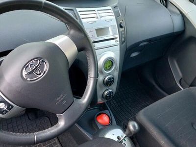 gebraucht Toyota Yaris automatik 1.3