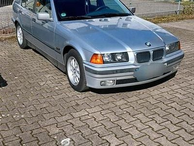 Gebraucht BMW 318 Basis 115 PS (84 kW) 1994 Silber Limousine