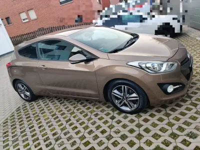 Gebraucht Hyundai i30 135 PS (99 kW) 2014 Braun Coupé