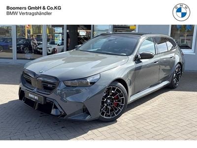 Ny BMW M5 Sport Line 727 HK (534 kW) 2026 Grå Stationcar