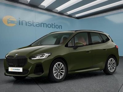 Neu BMW 220 Active Tourer 170 PS (125 kW) 2026 Grün Van / Kleinbus