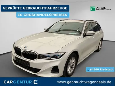 Gebraucht BMW 320 Sport Line 190 PS (139 kW) 2023 Weiß Kombi