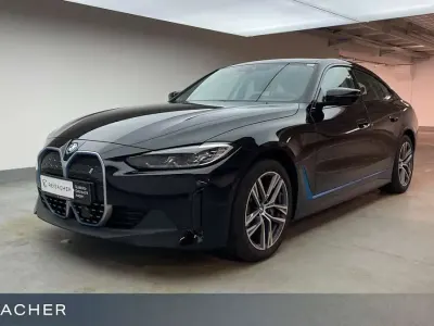 Używany BMW i4 210 kW (286 KM) 2023 Czarny Sedan/Limuzyna