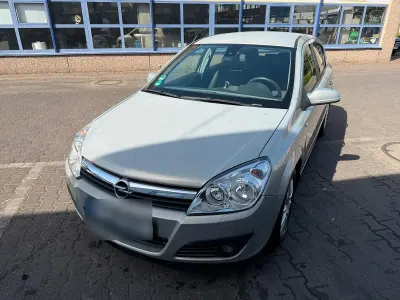 Usata Opel Astra 105 CV (77 kW) 2006 Argento Coupé