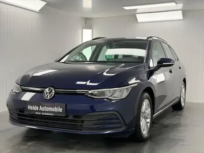 Gebraucht VW Golf VIII Life 150 PS (110 kW) 2021 Blau Kombi