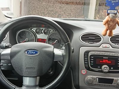 Usata Ford Focus Ghia 101 CV (74 kW) 2010 Nero Station wagon