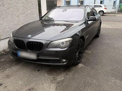 Gebraucht BMW 740 Performance 306 PS (225 kW) 2012 Grau Limousine