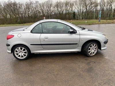 Gebraucht Peugeot 206 CC 136 PS (100 kW) 2001 Silber Cabrio