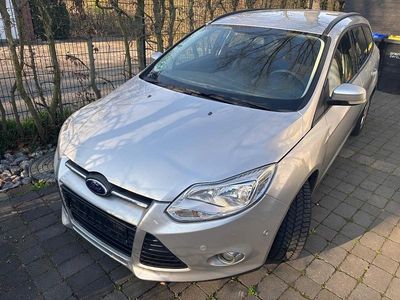 Gebraucht Ford Focus 95 PS (69 kW) 2012 Silber Kombi