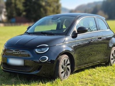 Gebraucht Fiat 500e La Prima 86 kW (118 PS) 2022 Schwarz Kleinwagen