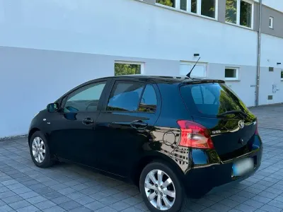 Gebraucht Toyota Yaris 90 PS (66 kW) 2009 Schwarz Kleinwagen