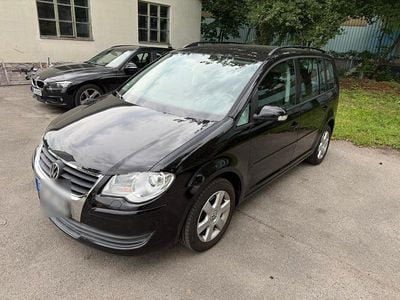 Schwarz Gebraucht 2009 VW Touran Van / Kleinbus | 4.500 € (Fairer Preis)