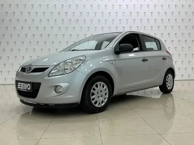 Gebraucht Hyundai i20 Classic 77 PS (56 kW) 2010 Silber Kleinwagen