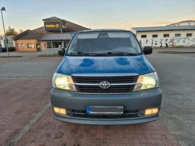 Blau Gebraucht 2010 Toyota HiAce Van / Kleinbus | 8.900 € (Teuer)