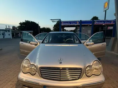 Gebraucht Mercedes C200 163 PS (119 kW) 2003 Grau Limousine