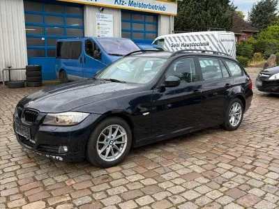 Gebraucht BMW 320 177 PS (130 kW) 2009 Blau Limousine