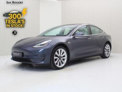 Begagnad Tesla Model 3 Long Range AWD 258 kW (351 HK) 2020 Grå Sedan