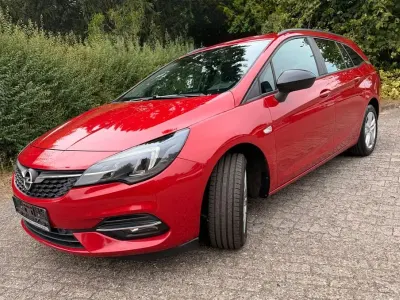 Gebraucht Opel Astra Edition 122 PS (89 kW) 2021 Rot Kombi