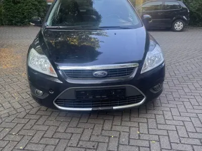 Gebraucht Ford Focus Ghia 125 PS (91 kW) 2009 Schwarz Limousine