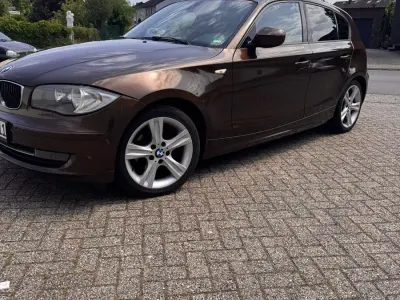 Gebraucht BMW 116 Lifestyle 116 PS (85 kW) 2010 Braun Kleinwagen