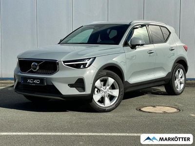 Neu Volvo XC40 Core 163 PS (119 kW) 2026 Grau SUV