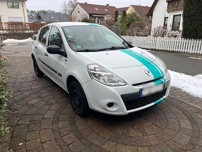 Weiß Gebraucht 2011 Renault Clio II Expression Kleinwagen | 3.499 € (Fairer Preis)