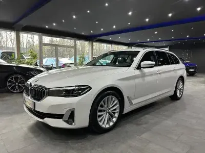 Gebraucht BMW 520 Luxury Line 430 PS (316 kW) 2022 Weiß Limousine