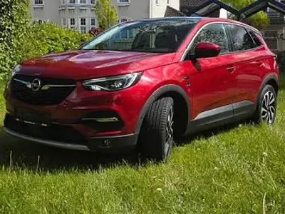 Używany Opel Grandland X Business 120 KM (88 kW) 2017 Czerwony SUV