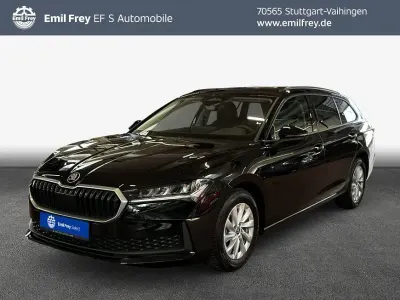 Gebraucht Skoda Superb Essence 150 PS (110 kW) 2025 Ebony schwarz metallic Kombi